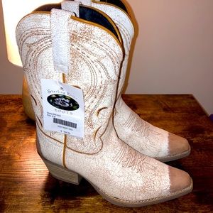 Sterling River Women’s Cowgirl Boots